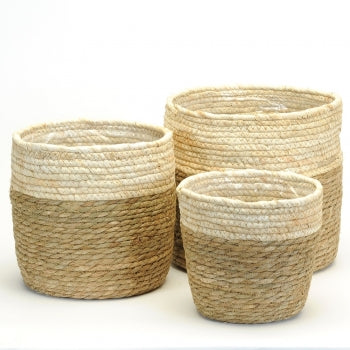 
            
                Load image into Gallery viewer, PLANT BASKETS NATURAL / CREAM PLASTIC LINED
            
        